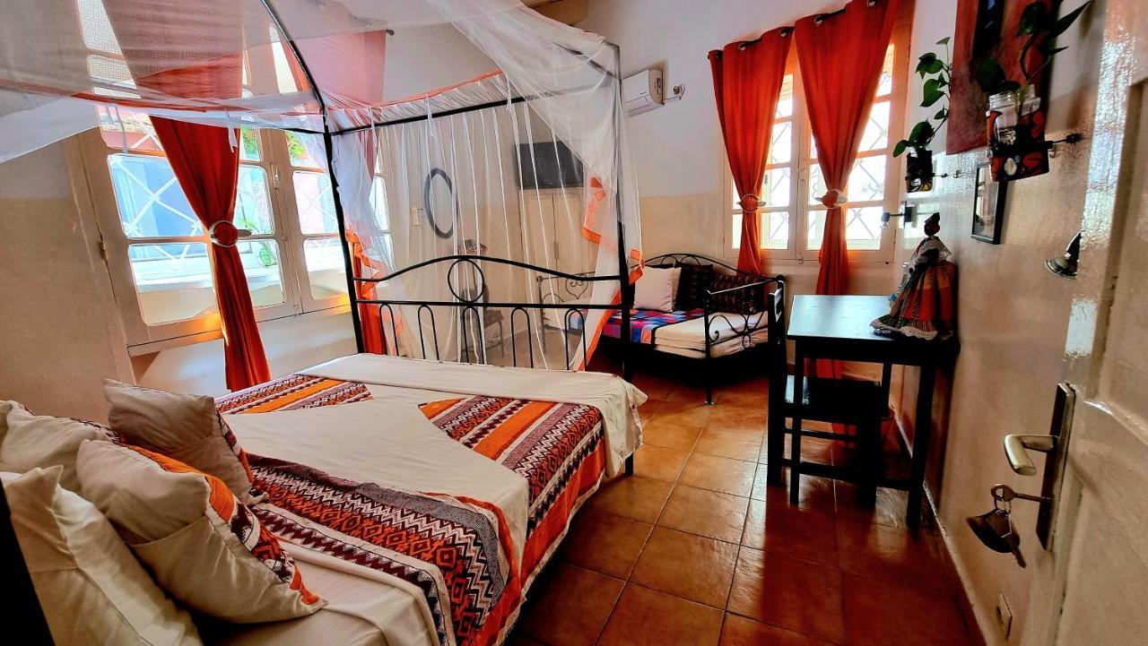 Bed and Breakfast Chez Coumbis Gorée Esterno foto