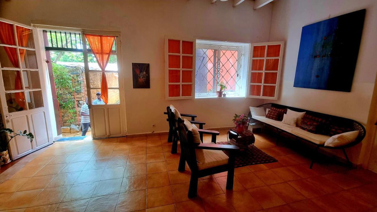 Bed and Breakfast Chez Coumbis Gorée Esterno foto