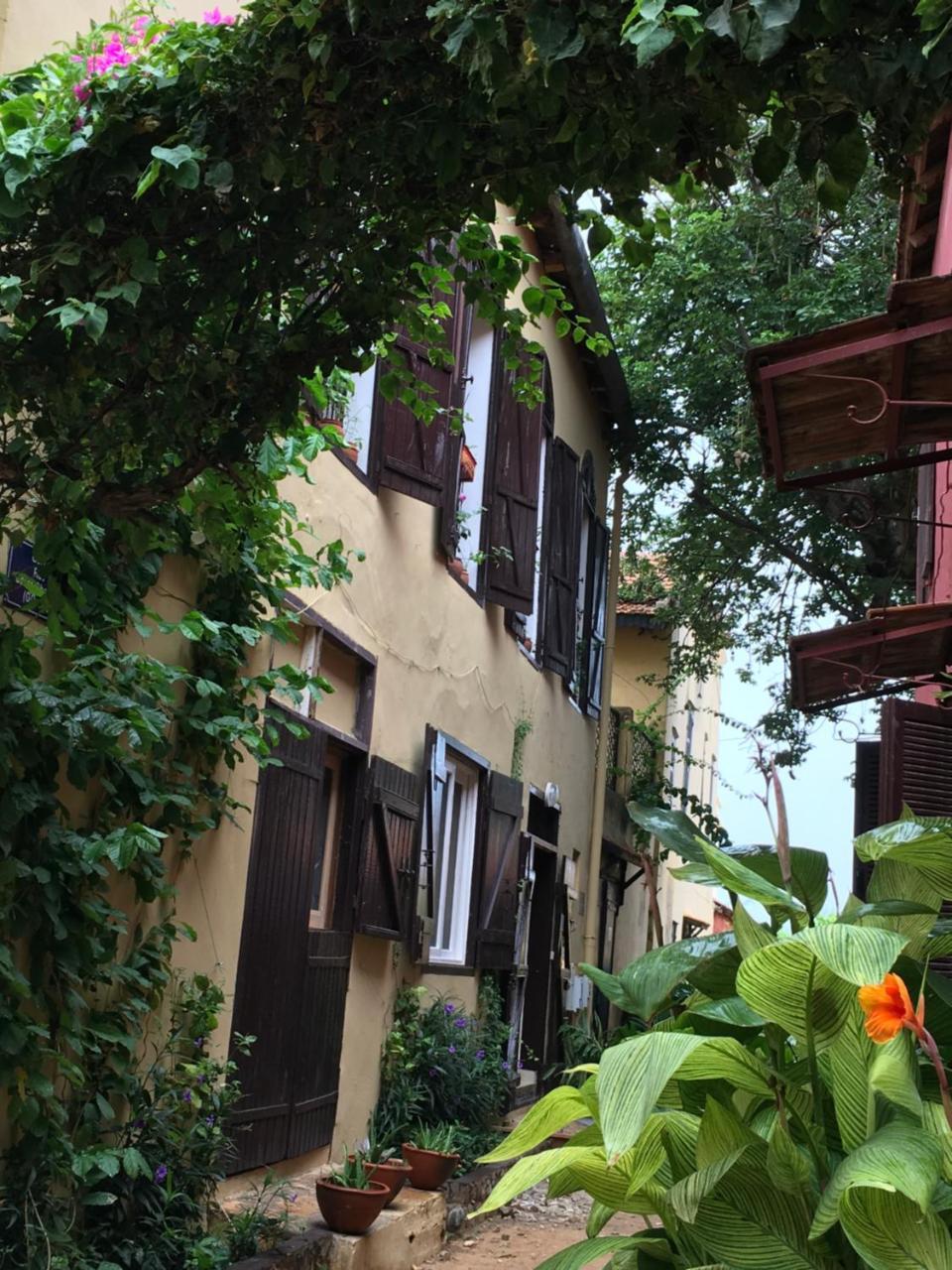 Bed and Breakfast Chez Coumbis Gorée Esterno foto